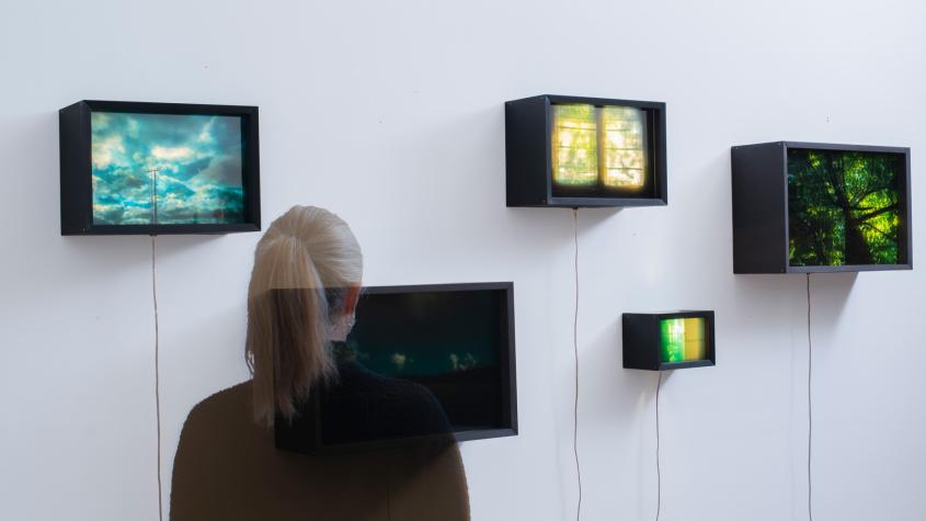 “Luz, espacio y memorias”, la exposición fotográfica de Verónica Ibañez sobre el tiempo y los recuerdos que llega a Sala Gasco