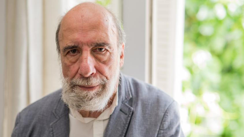 Poeta Raúl Zurita reacciona a noticias sobre su "muerte": "Son un tanto exageradas"
