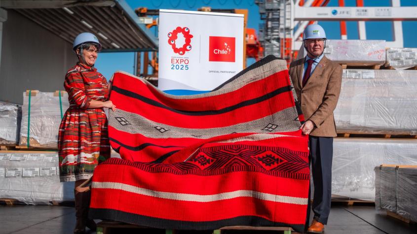 Manto mapuche tejido por 200 artesanas será presentado durante exposición mundial en Japón