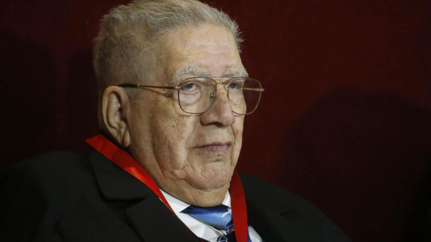 Pianista Valentín Trujillo recibe medalla del Orden al Mérito Docente y Cultural Gabriela Mistral
