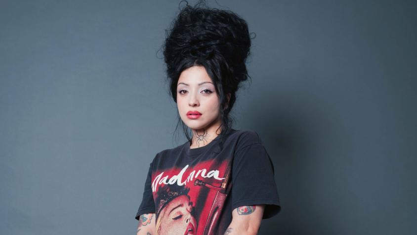 Mon Laferte responde a críticas de artistas visuales por la extensión de su exposición en Valparaíso