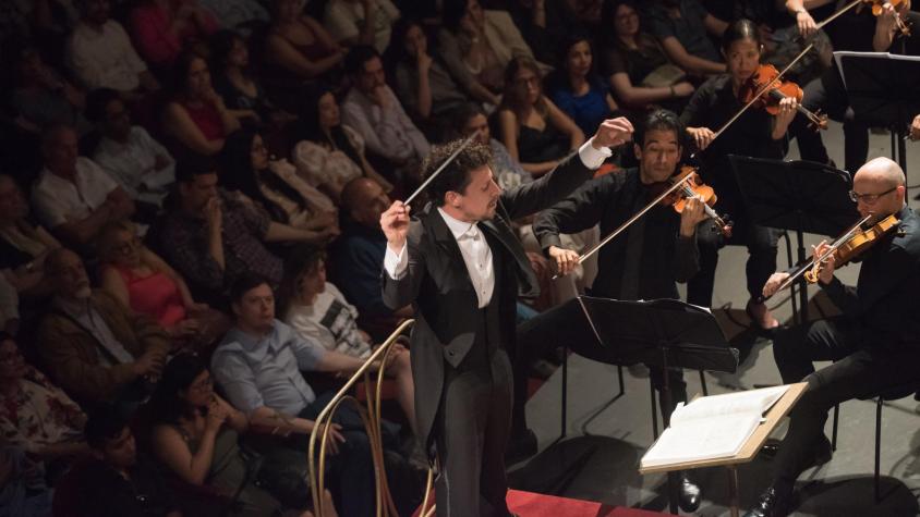 Concierto dirigido por Paolo Bortolameolli da inicio a Temporada 2025 del Municipal de Santiago.