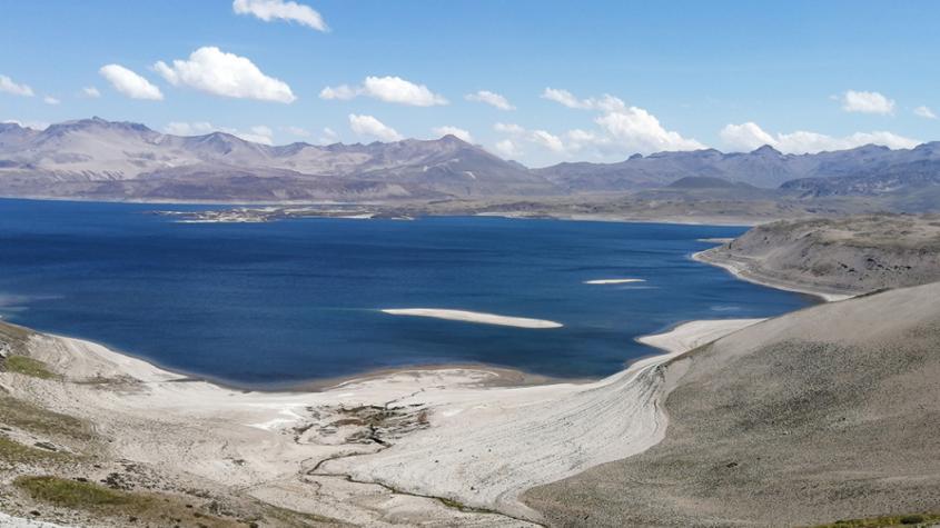 Se registraron 160 sismos en dos horas: Senapred monitorea enjambre sísmico del Complejo Volcánico Laguna del Maule