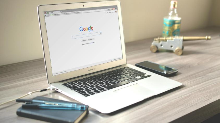 Día del Internet: Experto entrega diez recomendaciones para un uso seguro de la web y las redes sociales