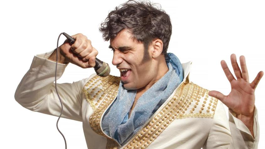 "Cocinando con Elvis" en Teatro Mori: Humor negro, delirio y rock and roll.