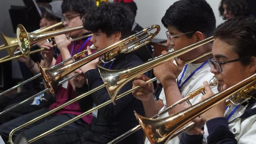 Exitoso encuentro de Bandas estudiantiles Corfobae se desarrolló en Chiloé.