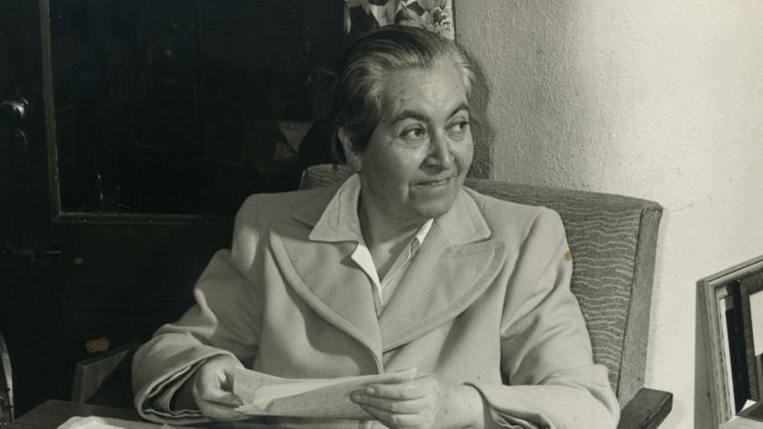 Gabriela Mistral. Créditos: Memoria Chilena