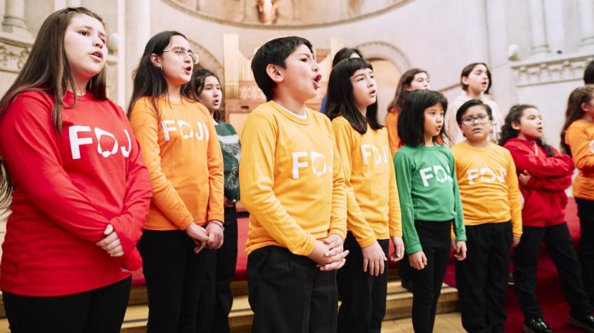 FOJI inicia las celebraciones de Navidad con más de 125 niños y niñas ejecutando conciertos gratuitos.