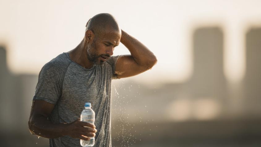 ¿Qué tan arriesgado es salir a hacer deporte con más de 30 grados? Esto dicen los expertos