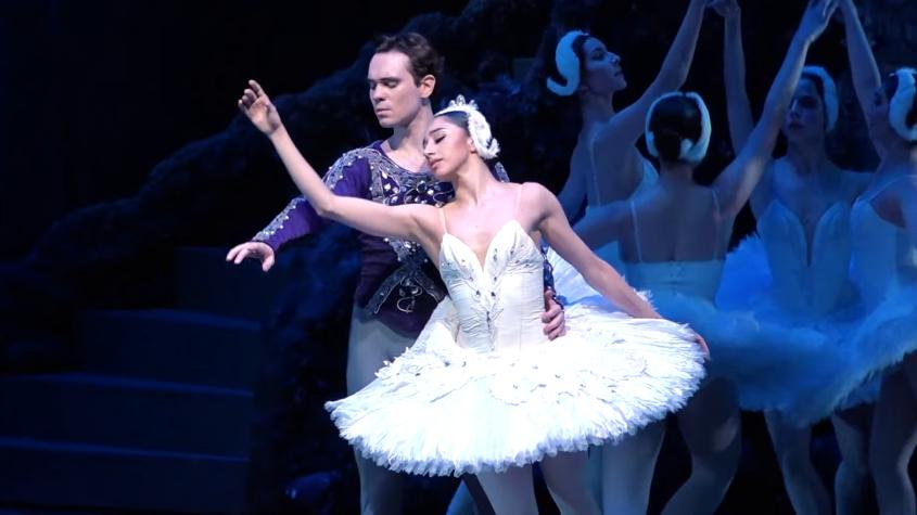 "El lago de los cisnes". Créditos: YouTube Teatro Municipal de Santiago. 