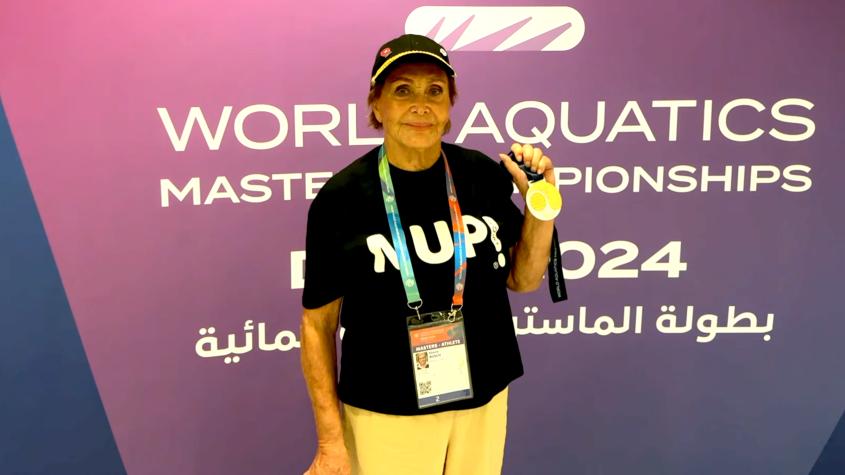 Eliana Busch, nadadora chilena de 90 años, protagoniza documental de 13C tras romper récord mundial en Doha