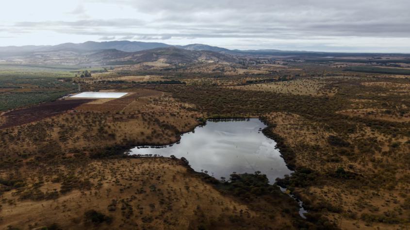 Agua y electricidad cambian la vida de una comunidad rural en Impacto Local