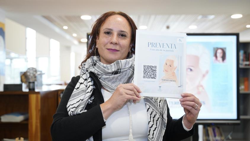 Hija de Teresita Reyes publica libro sobre su madre. 