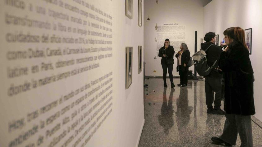 “Retratarse desde la fibra”: CCU en el arte inaugura expo de arte textil y resiliencia en su sala foco social.