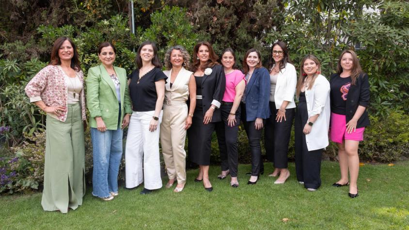 Mujeres líderes se reúnen para debatir sobre el futuro del trabajo: ¿La inteligencia artificial nos está devolviendo tiempo o llenándolo de más trabajo? 