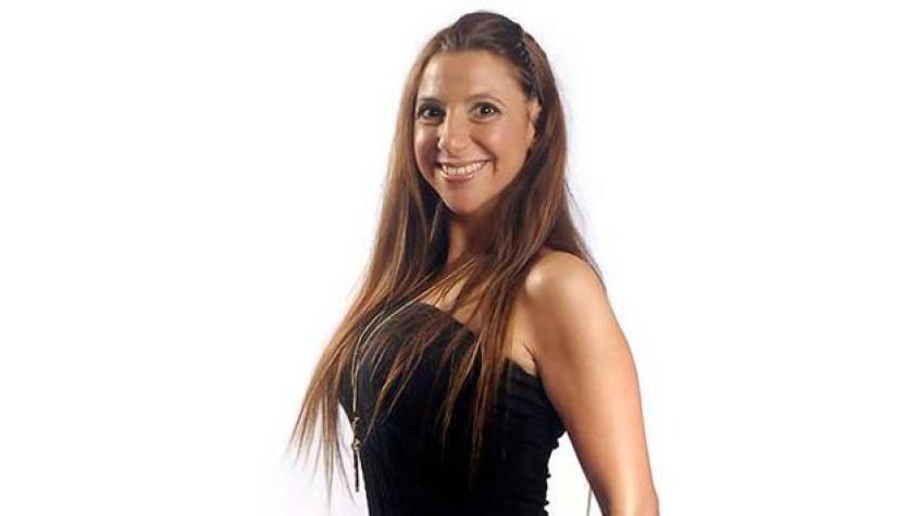 Ex opinóloga de farándula vende sus vestidos por apuro económico