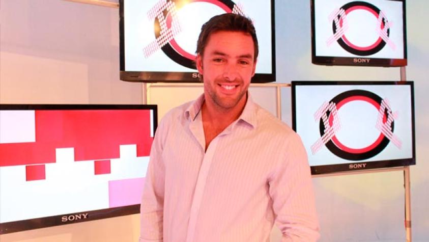 El guapo Ernesto Lavín muestra su look