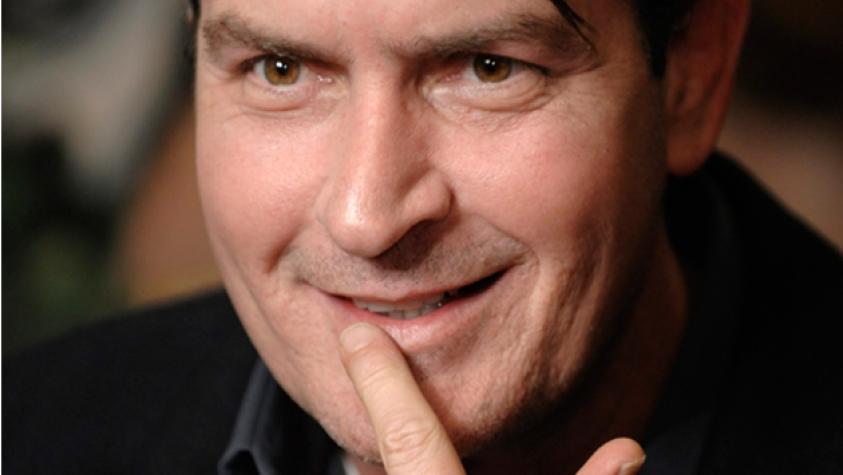 Charlie Sheen publicó su teléfono por error