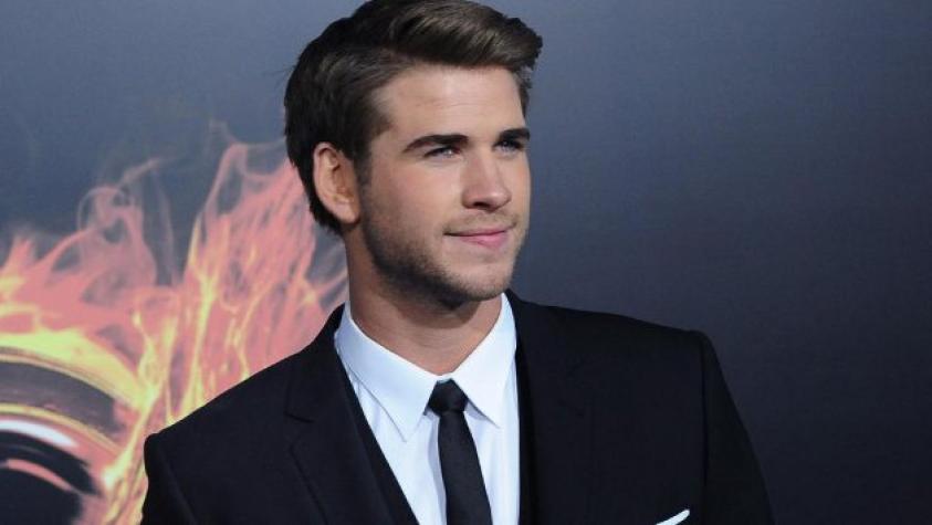 Liam Hemsworth disfruta de su soltería sin Eiza González