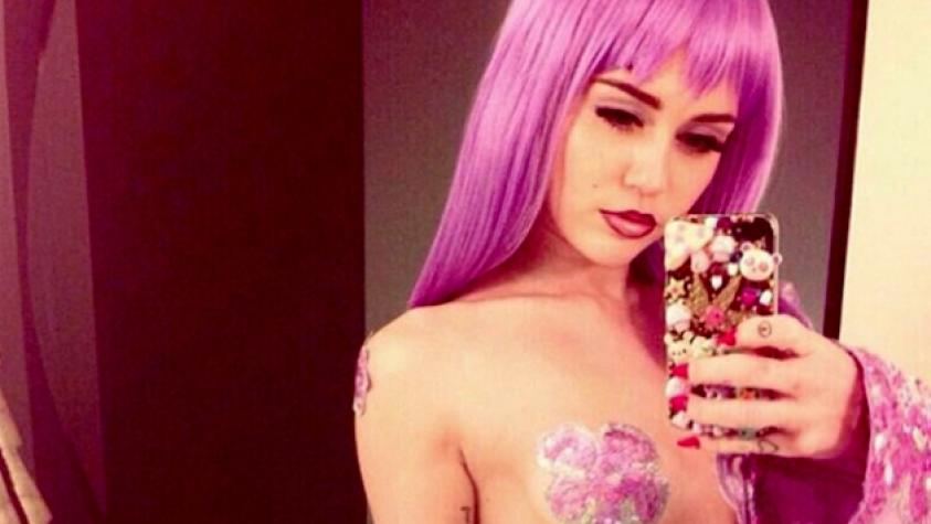 Miley Cyrus consiguió nueva conquista en Halloween