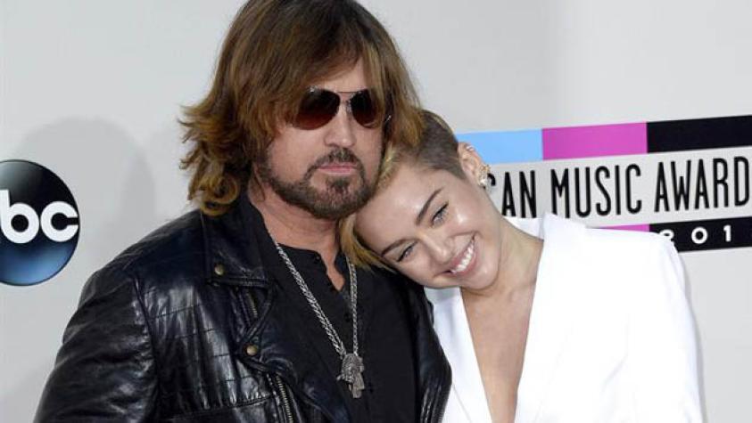 Billy Ray Cyrus habló por primera vez de la sexualidad de su hija Miley