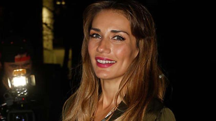 Carolina de Moras impacta con sensual escote