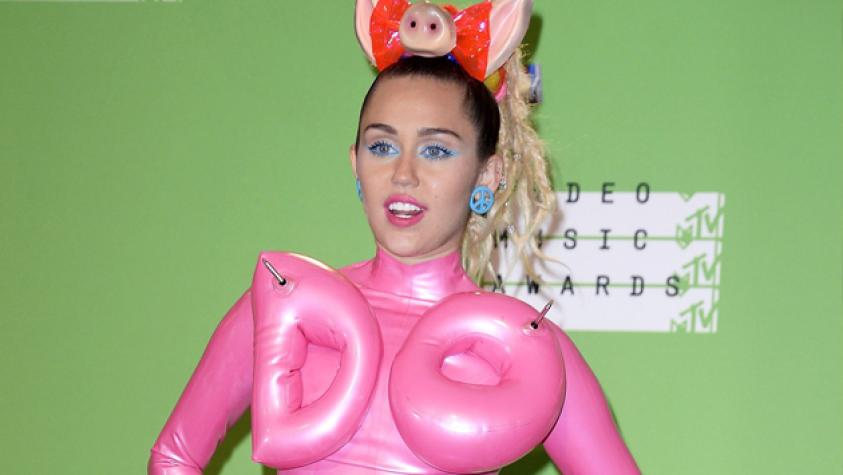 Miley Cyrus lanza disco gratuito y nuevo video