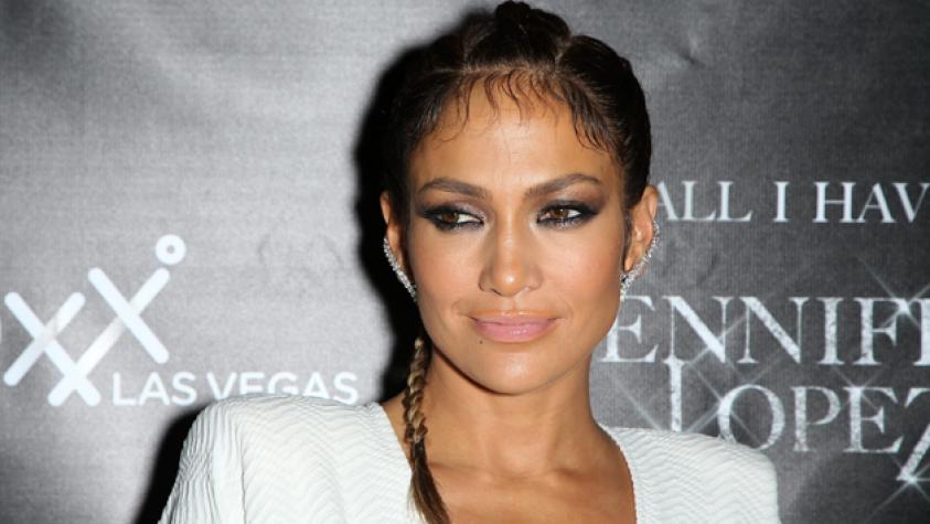 JLo adelanta su show en Las Vegas con un atuendo a lo Miley Cyrus