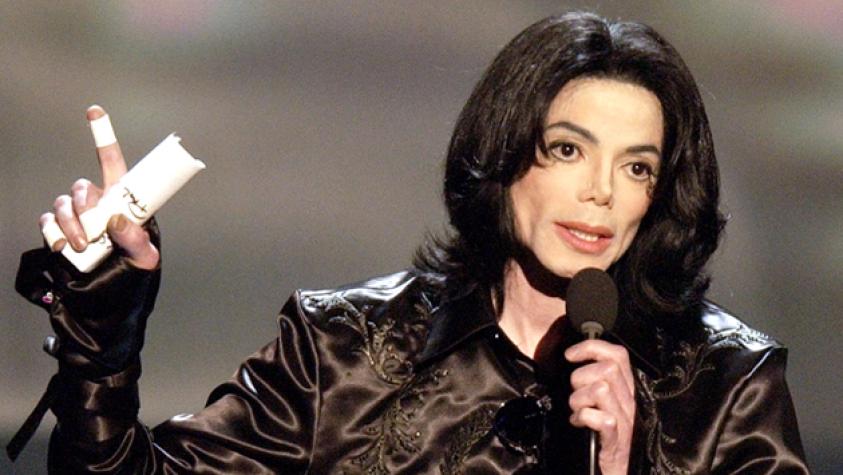 Banda homenajea 45 años de carrera de Michael Jackson en 6 minutos