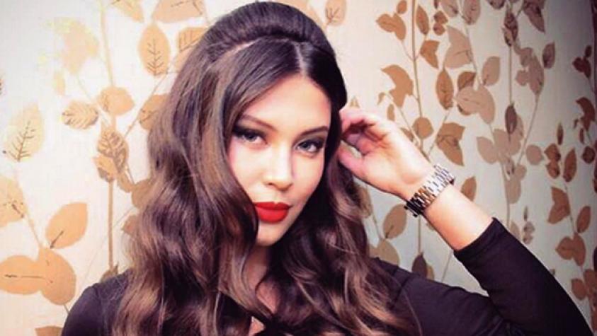 Michelle Carvalho impacta con sensual desnudo en la ducha