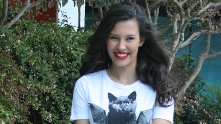Michelle Carvalho compartió tierna foto de su niñez