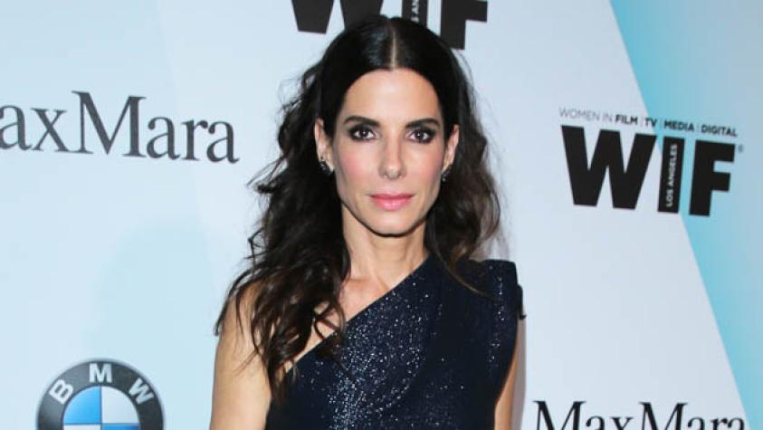 El nuevo amor de Sandra Bullock es todo un rebelde