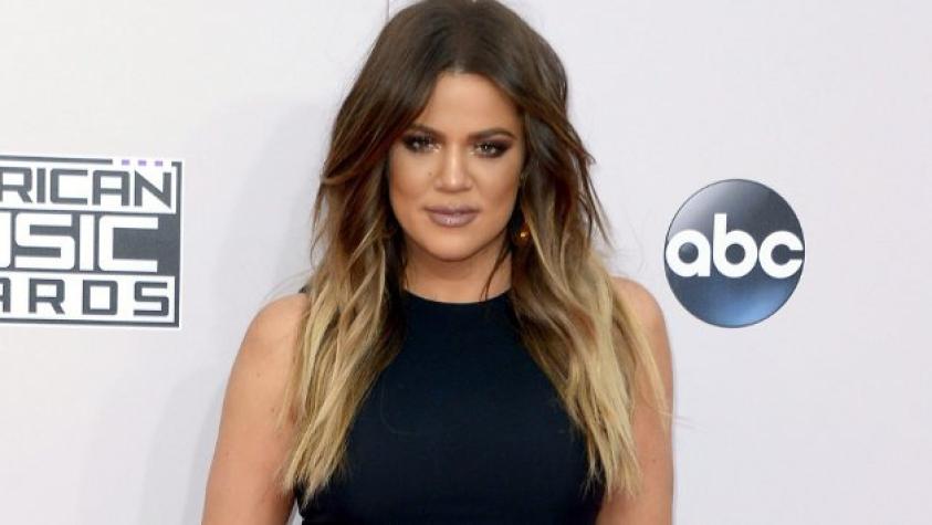 ¡Khloe Kardashian está tan obsesionada con ser flaca que se fajó la cintura!