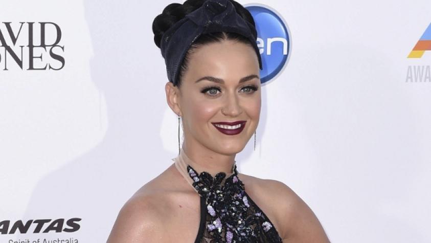 ¿Katy Perry se presentará con muletas en el Super Bowl?