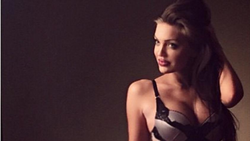 Mujer escocesa es igual a Angelina Jolie