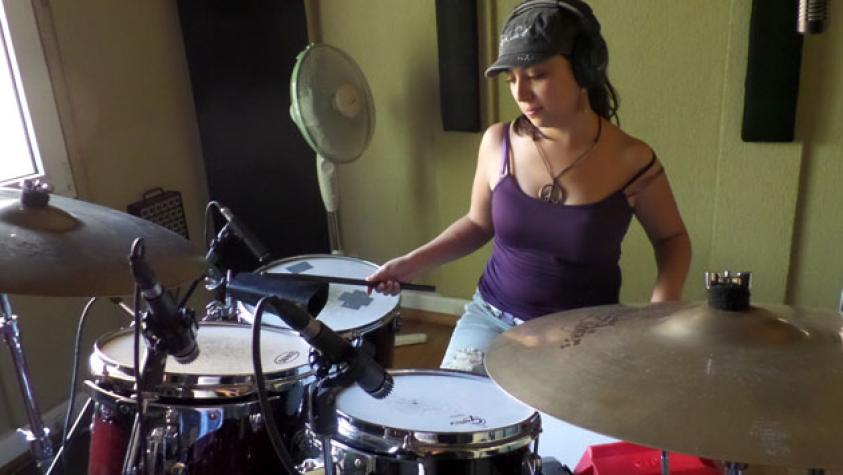 Conoce a la mujer que esta noche revolucionará la cumbia chilena
