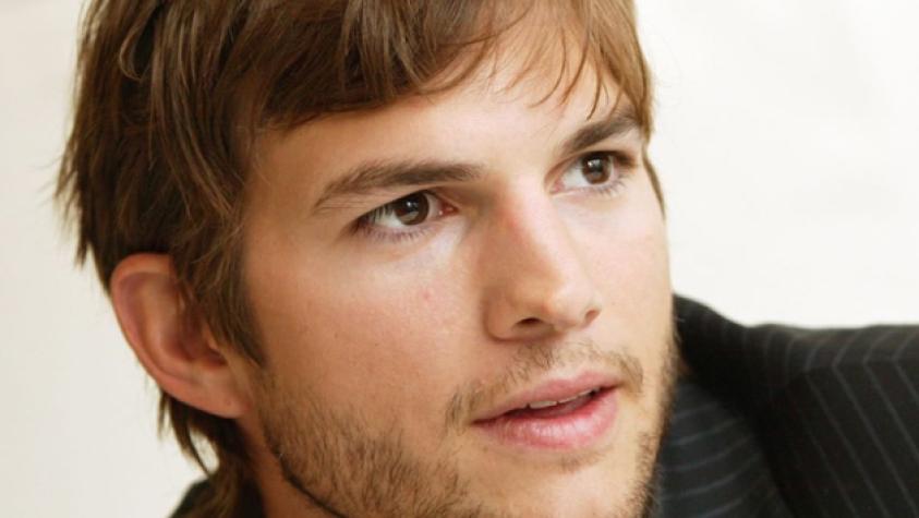 Ashton Kutcher vuelve a Los Ángeles preocupado por Demi Moore