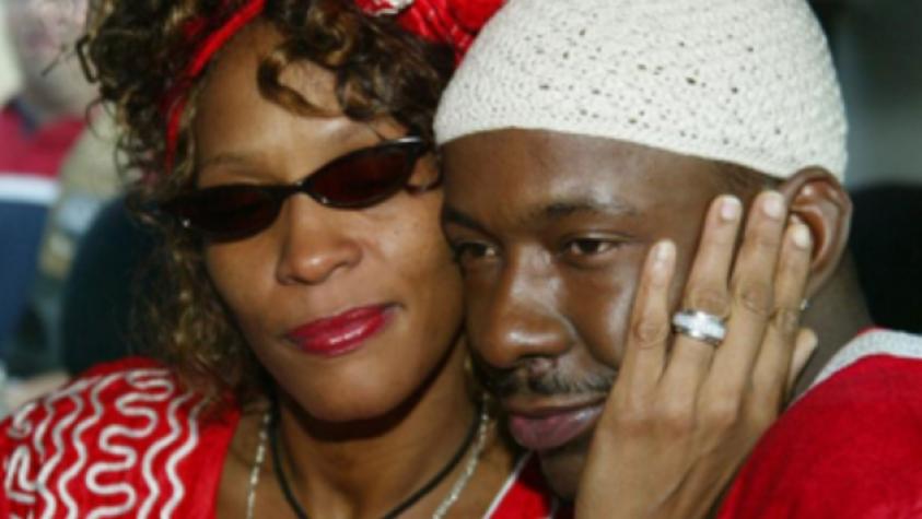 Ex marido de Whitney Houston es detenido por conducir ebrio