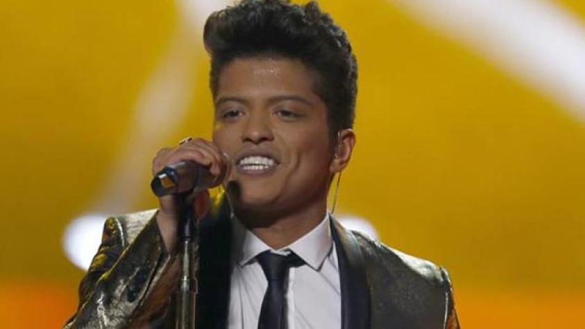 Mira el video que hizo llorar a Bruno Mars
