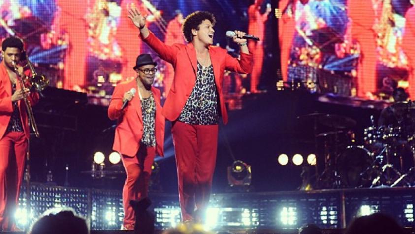 Ranking deja a Bruno Mars como el ‘más pirateado’ en Chile