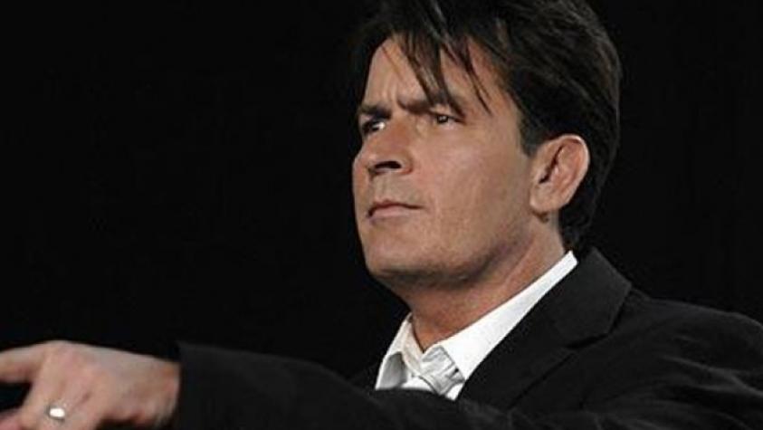 Charlie Sheen le pide perdón a Ashton Kutcher