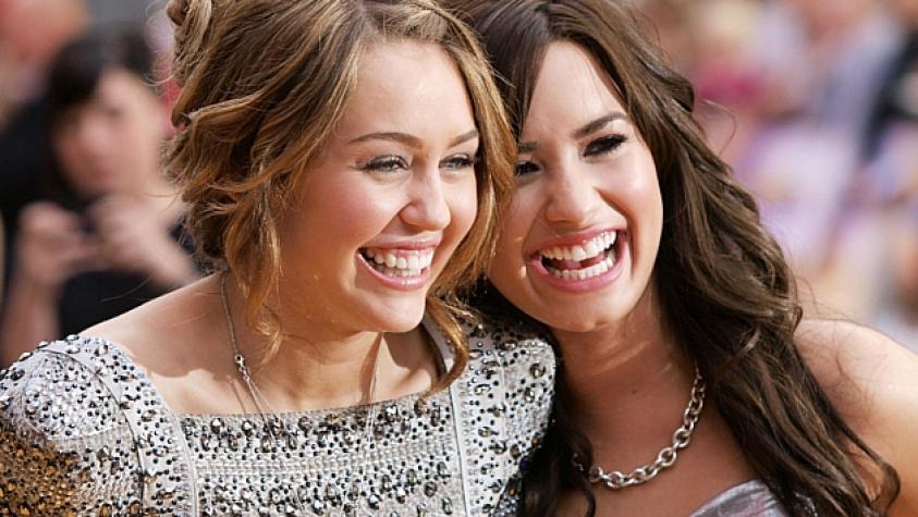 Demi Lovato sería dama de honor en la boda de Miley Cyrus