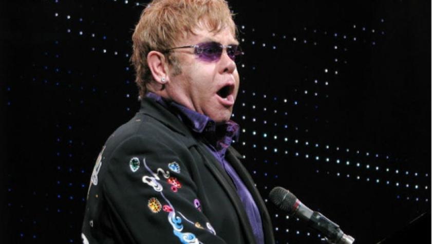 Elton John es hospitalizado de urgencia en Estados Unidos