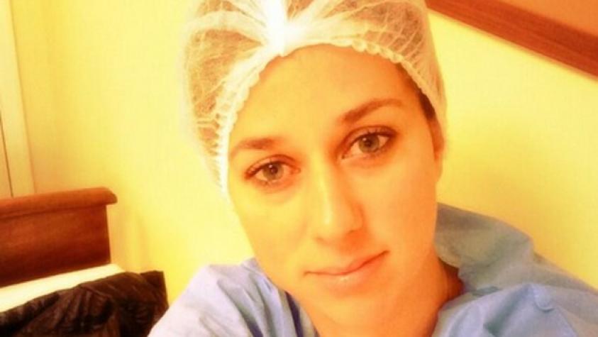 Flaviana operada de urgencia por ruptura de implante mamario