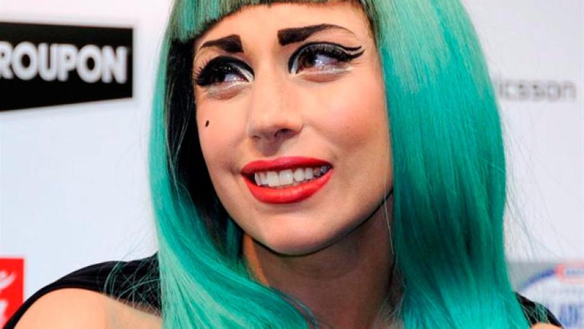 Lady Gaga lloró en conferencia de prensa en Japón