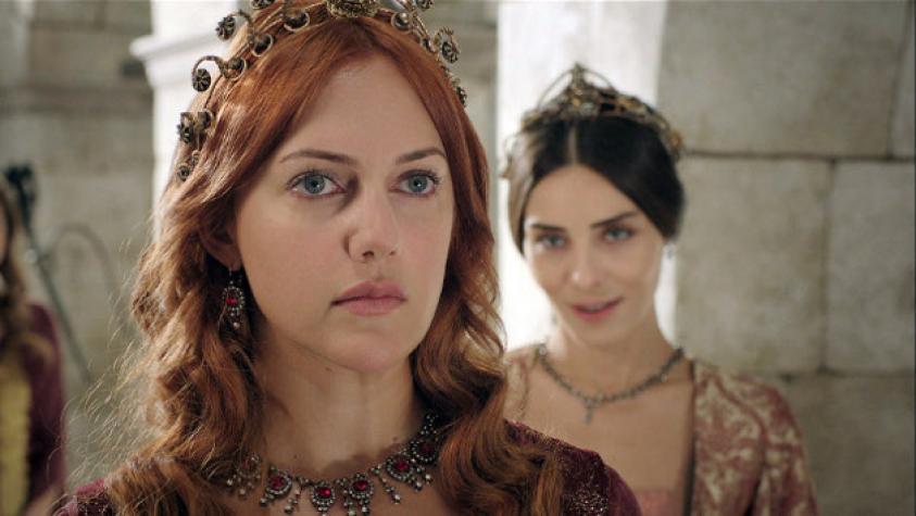 "Hurrem" de “El Sultán” confesó que su primer amor fue un chileno