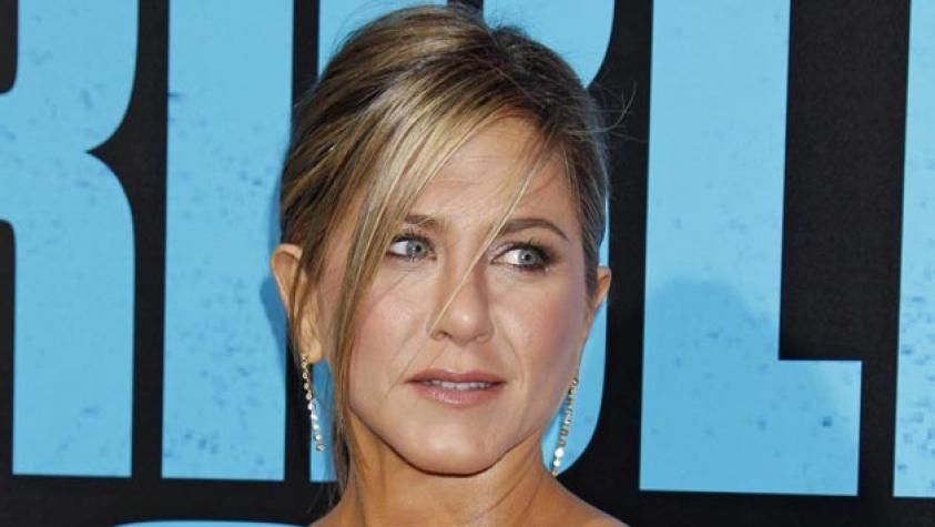 Jennifer Aniston busca el Oscar sin maquillaje y unos kilos demás
