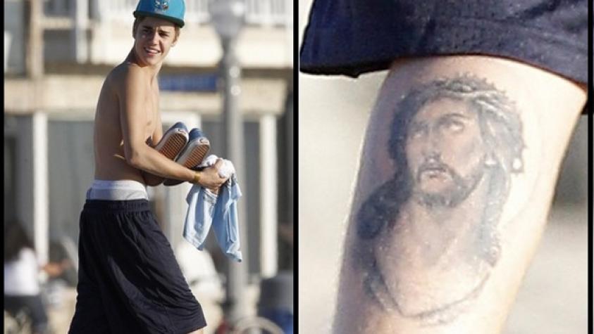 ¡Justin Bieber se tatúa a Jesús!