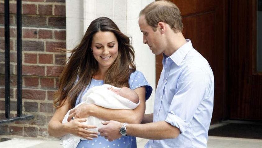 ¡Los Duques de Cambridge mostraron a su hijo!