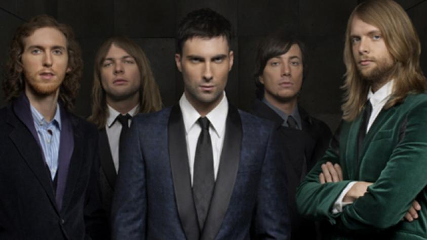 Mira cómo Maroon 5 irrumpe en matrimonios